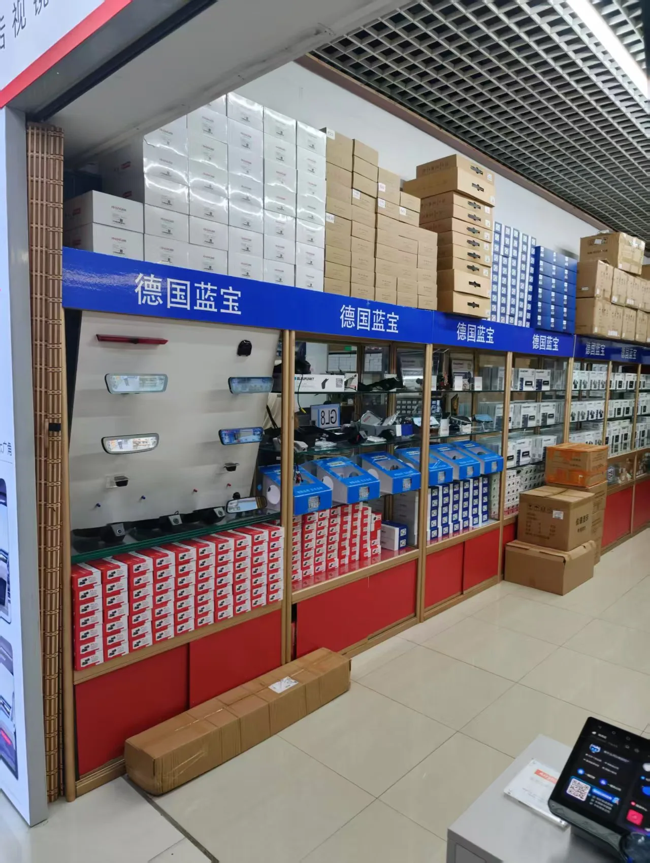 电动尾门、雷达与灯光便利升级相关门店实拍